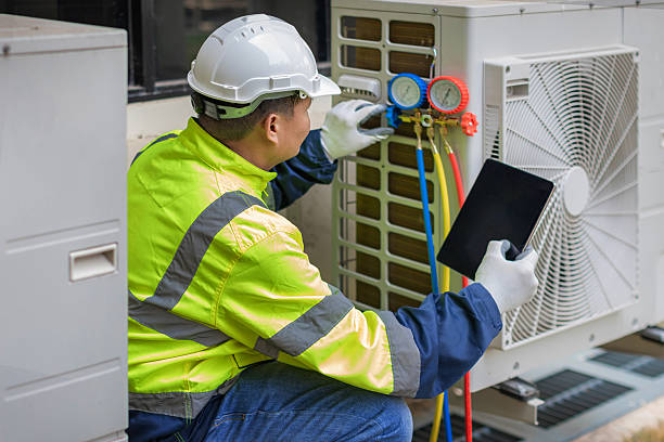 Professional Ductwork Repair technician working in Loami, IL